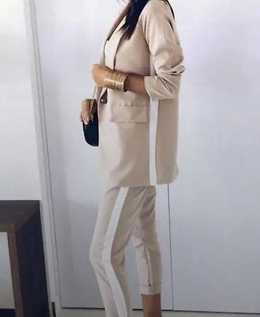 Ε½enski komplet β sako i pantalone u beΕΎ boji sa belim kontrastnim na lalafo.rs Ε½enski komplet β sako i pantalone u beΕΎ boji sa belim kontrastnim