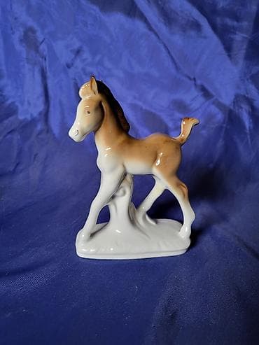 Figura konja nova nemacka Foreign 70te. Porcelanska figura. mereni na lalafo.rs Figura konja nova nemacka Foreign 70te. Porcelanska figura. mereni