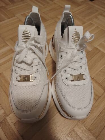 Personal Items: 39, color - White — 1