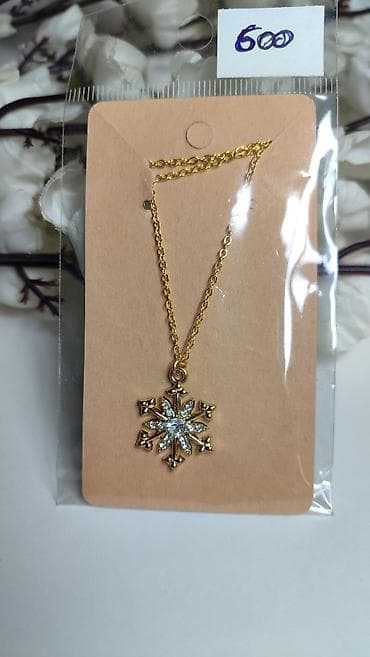sakoi sa perjem: Zlatni lančić sa priveskom pahuljice - Materijal: metal u zlatnoj — 2