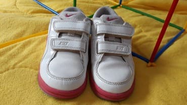 torbice za devojčice h m: Original NIKE patike u perfektnom stanju! Broj 27 — 3