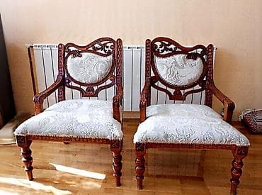 Donji delovi trenerke: Stilska kafe garnitura,puno drvo.Novo — 1