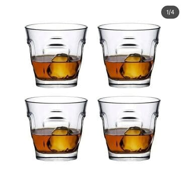 2 vrste čaša Malo manje od klasičnih čaša 6 komada 500 dinara Po 5 na lalafo.rs 2 vrste čaša Malo manje od klasičnih čaša 6 komada 500 dinara Po 5