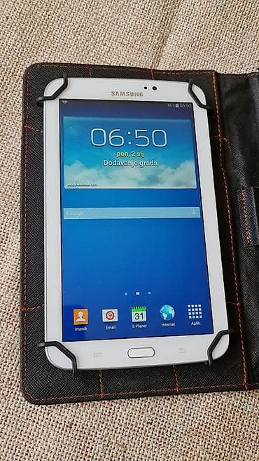 desktop ventilator: Kožna futrola sa ugrađenom žičnom tastaturom za tablet (oko 7–8 inča) — 4