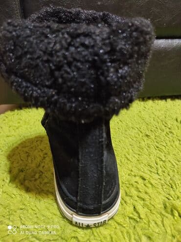 Personal Items: Ankle boots, Converse, 42 — 9