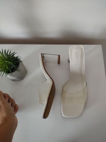 vm nike: Fashion slippers, Bershka, 38 — 2