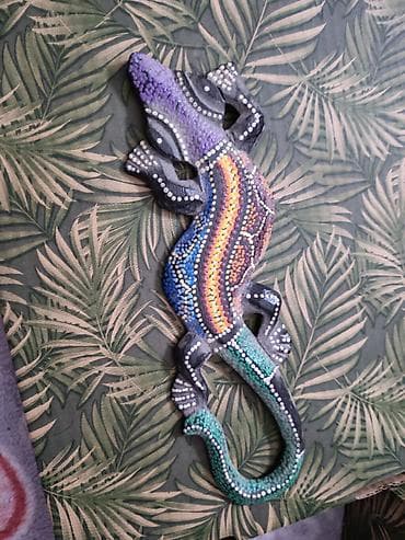 konci za goblene: Dekorativna zidna figura guštera – ručno oslikana tačkicama - — 1