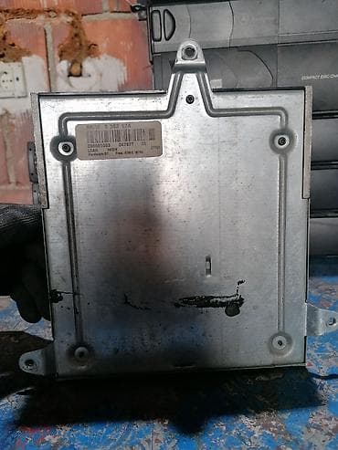 guess torba za laptop: Pojačalo audio sistema BMW E39 – LEAR HIGH - Originalni BMW modul — 1