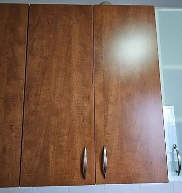 Prodajem elemente kuhinje. Gornji elementi su visine 80cm, dubine — 3