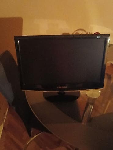 aparati za igraonice: Samsung LCD monitor/TV - Dijagonala približno 22–24 inča (široki — 4