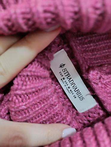 tasnice mona: Ženski džemper sa rol kragnom – fuksija roze - Model: oversize kroj — 3