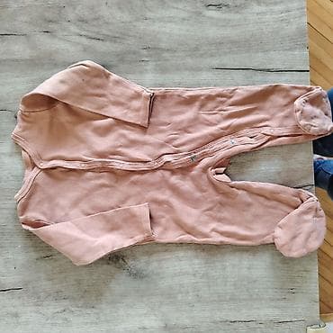 Paket odeće za bebu/devojčicu – broj 74 Sadržaj paketa: - 1 na lalafo.rs Paket odeće za bebu/devojčicu – broj 74 Sadržaj paketa: - 1