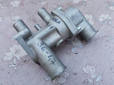 ulozak za auto sediste: Ulozak termostata sa kucistem Lada . Ruske proizvodnje. Kompletno — 13