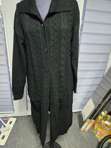 vuneni dzemperi sa zlatibora: Dugi ženski kardigan na kopčanje – crni - Model: dugi pleteni — 1