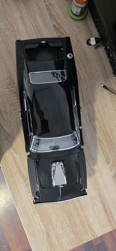 only fools and horses online sa prevodom: Crni model automobila Dodge Charger iz 1969. godine, poznat po svom — 1