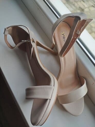 sanda satovi: Sandals, Alex, 40 — 1