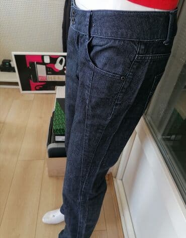 pantalone push up: Nove farmerice Vel 42
Povoljno
UVOZ Turska — 5