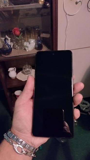 lilly trimer za bradu: TECNO Spark 20 Pro – pametni telefon sa snažnim performansama i — 2