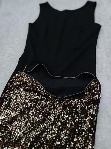 haljine za svadbe: Elegantna crna mini haljina sa šljokicama - Model: bez rukava — 2