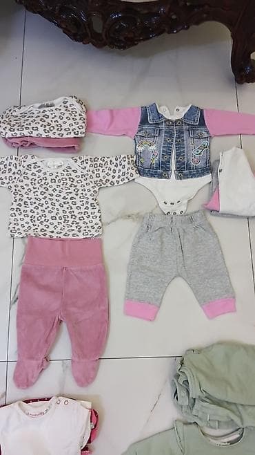 Za devojčice, uzrast: Novorođenče