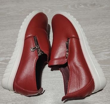 patike do 2000 dinara: Ženske casual patike/loafer cipele u jarko crvenoj boji. - Gornjište — 3