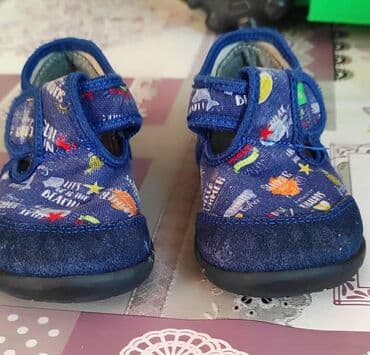 ps kompleti sako i pantalone: - Dečje zimske čizmice, ljubičaste boje sa dezenom jelki. Bočni — 8