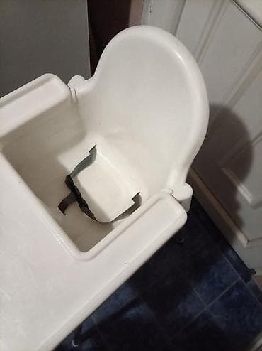 Stolovi: Dečija hranilica sa poslužavnikom - Materijal: čvrsta, lako periva — 1