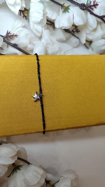 Minimalistička narukvica sa zvezdicom - Tanka narukvica od sitnih