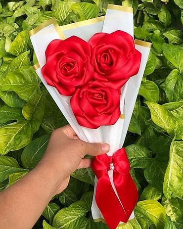 djul cvece: Buket ruža od satenskih traka – ručno rađene dekorativne ruže u — 6