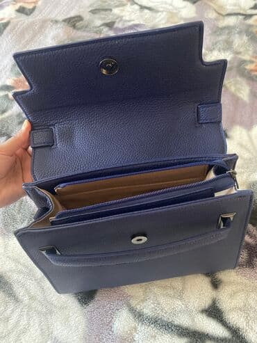 new yorker uggs: Shoulder bag — 1