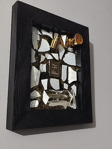 ormar po meri: U ponudi ram sa uramljenom flasicomparfema Kilian Woman in Gold — 5