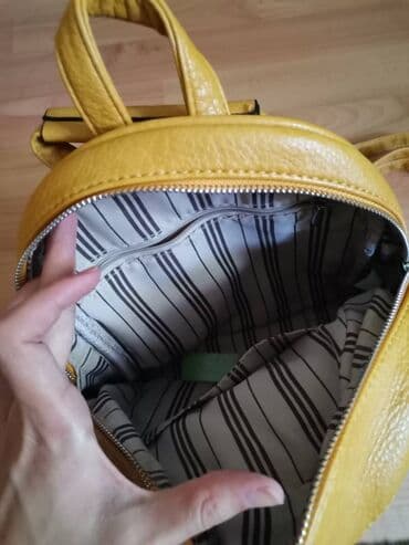 spf puder u prahu: Ženski ranac / rančić. Bez tragova korišćenja, kao nov. Boja je na — 1