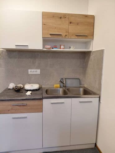 Placevi: 1 soba — 5