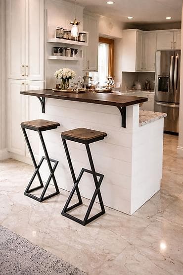 Industrijski bar stolice – ručno rađene metalne hoklice - Dizajn