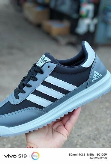 ezzy patike: Adidas
40 do 45
 cena 3500 din
MJ — 1