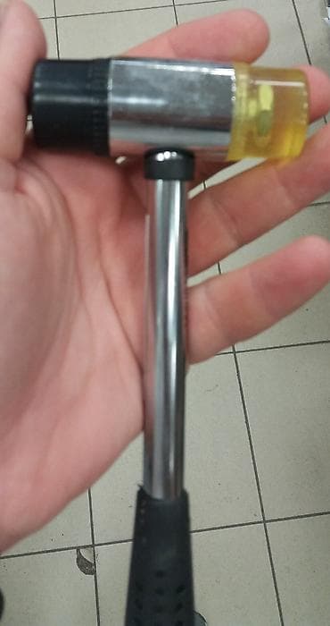 metalne stepenice: Cekic kombinovani. - Metalna drška - Dimenzija glave 30mm — 1