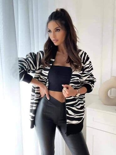 jaknice sa krznom: Jaknica: 2600 dinara — 2