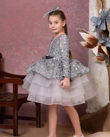 srebrne haljine slike: Predivna srebrna haljinica, veličine 2-12, 4800 din, odmah dostupna — 2