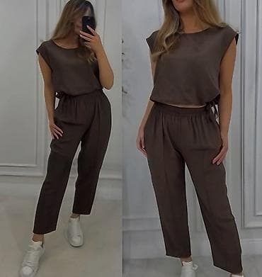Damski dvodelni komplet – top bez rukava i ravne pantalone sa lastišem na lalafo.rs Damski dvodelni komplet – top bez rukava i ravne pantalone sa lastišem