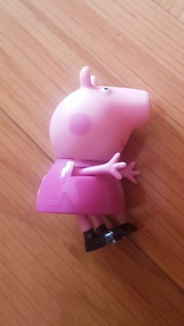 jagodica bobica igracka: PEPA PRASE - Peppa pig IGRACKA. Ostala samo pepa !! — 1