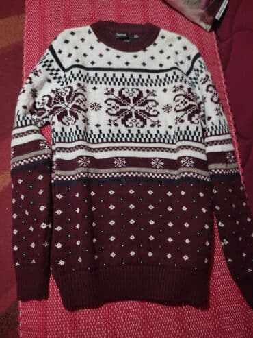 za mlade: Nov muski dzemper sa zimskim motivima, velicina L. Nosen samo za — 3