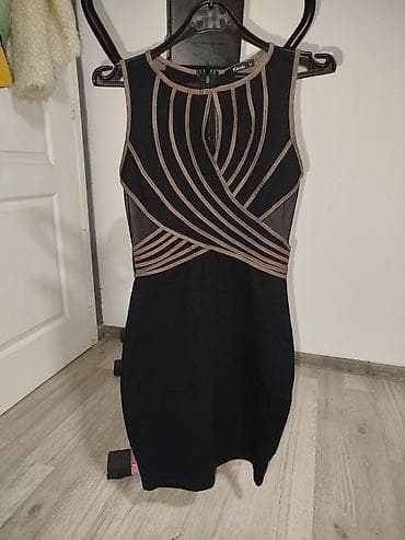 Muška odeća: Elegantna crna haljina bez rukava, brend L’krria (etiketa na leđima) — 1