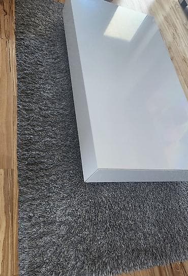 navlaki za stolici: Sivi tepih „shaggy“ visokog pufa, jedan veci dimenzije 200x300cm — 2