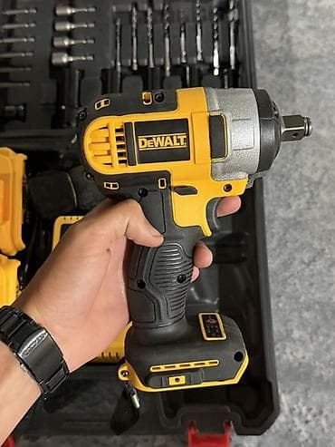 tolsen tools made in: DEWALT akumulatorski udarni odvrtač – komplet u koferu Sadržaj — 2
