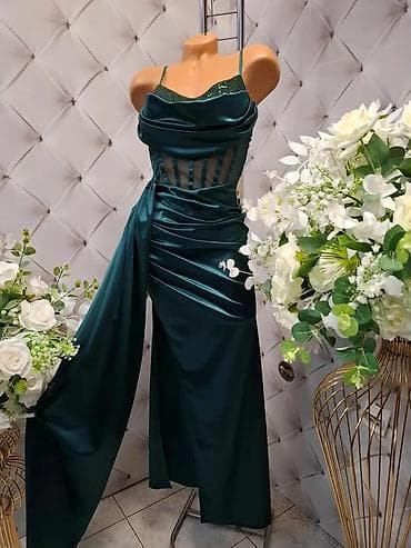 boho suknje: Svečana duga haljina od satena sa efektnim draperijama i visokim — 1