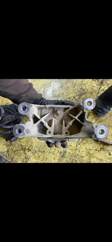 prednji branik passat b5: AUDI A4 B8 NOSAC MENJACA 8K0399151 | Audi vw delovi zemun altina — 3