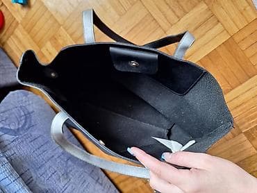 Nova nekoriscena crna torba — 2