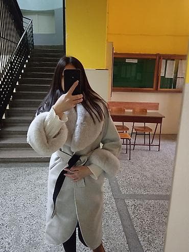 zara sivi kaput: Ženski zimski kaput do ispod kolena u svetlosivoj boji. - Kroj — 6