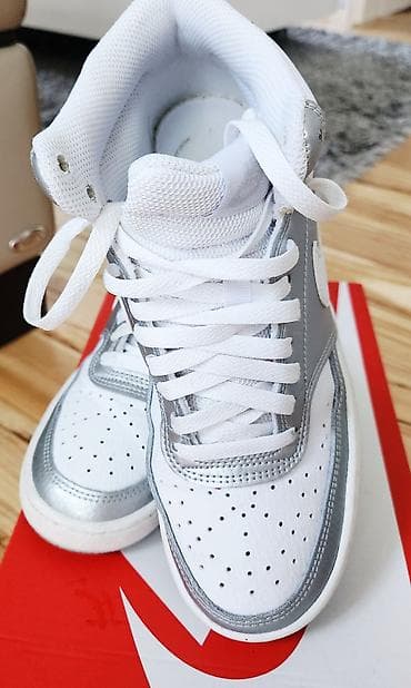 guess patike snizenje: Nike Cout Vision zenske kožne patike – model visokog profila, br 38,5 — 1
