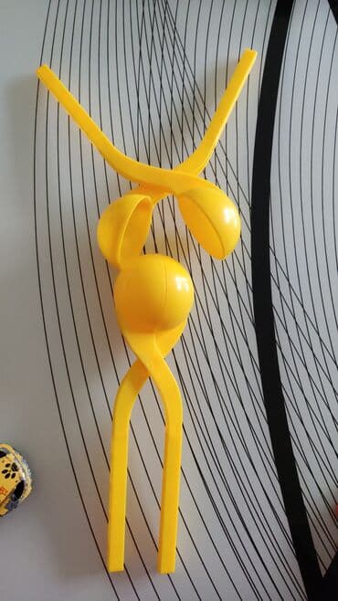 Makaze za pravljenje grudvi cena je za 1 komad samo u žutoj boji